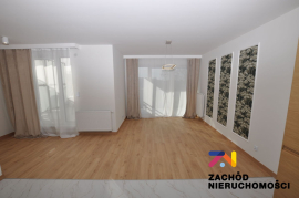 Atrakcyjna kawalerka z tarasem i balkonem